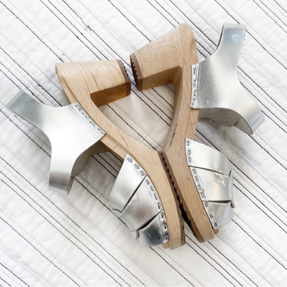 Lotta From Stockholm Peep Toe Clogs Silver Leather
Wooden Block Heel Size 35 5 - Picture 5 of 10